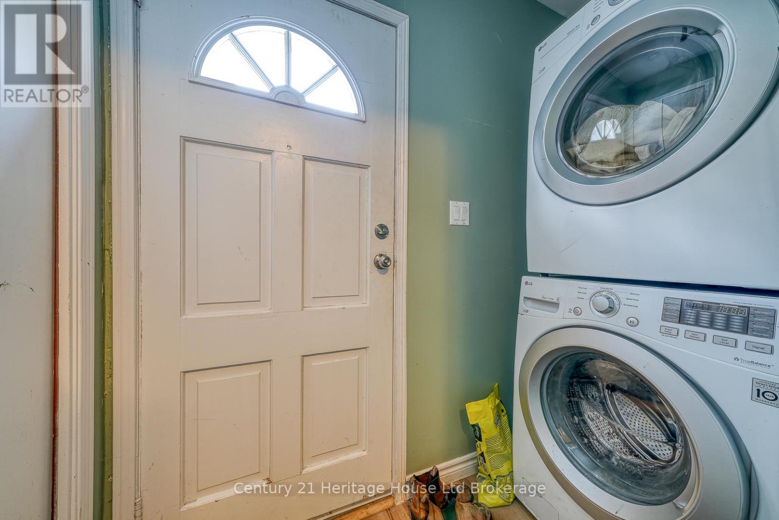 302 Chapel Street, Norfolk (Simcoe), Ontario  N3Y 1P5 - Photo 2 - X12793118