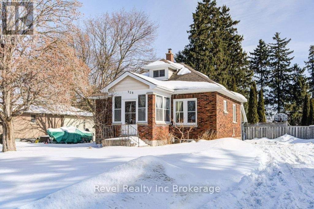 328 Clarke Street N, Woodstock (Woodstock - North), Ontario  N4S 7N1 - Photo 2 - X12793688