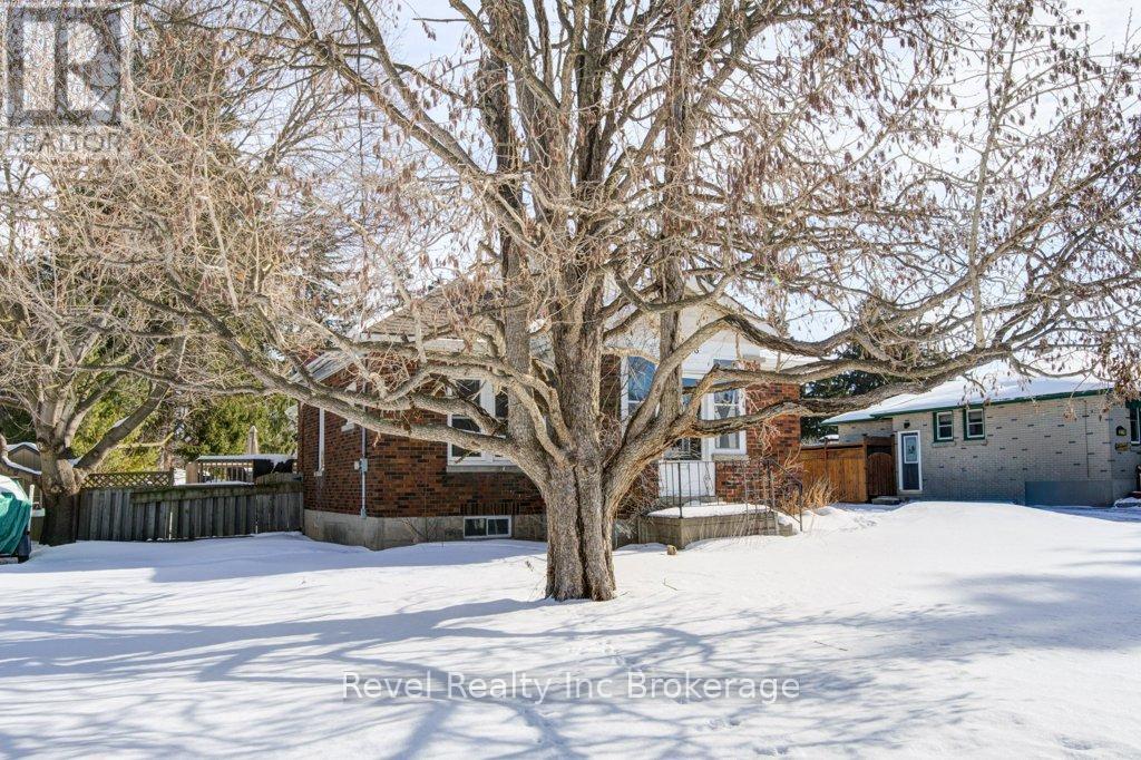 328 Clarke Street N, Woodstock (Woodstock - North), Ontario  N4S 7N1 - Photo 4 - X12793688