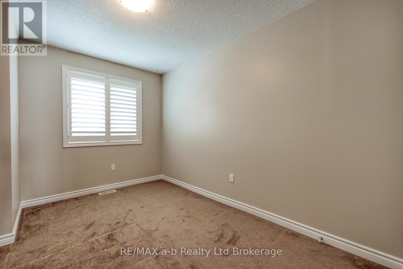 1160 Caen Avenue, Woodstock (Woodstock - North), Ontario  N4T 0G3 - Photo 20 - X12797480