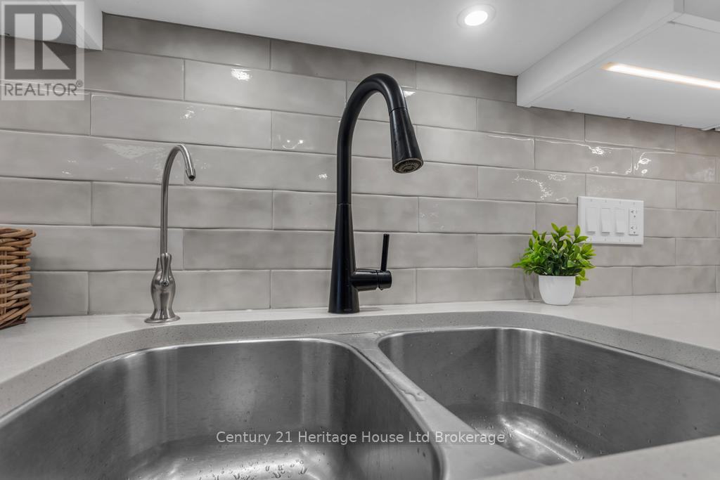 33 Martin Street, Tillsonburg, Ontario  N4G 0K3 - Photo 16 - X12797738