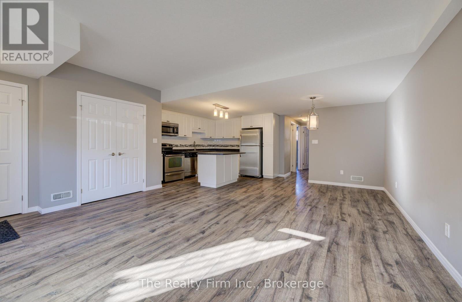 H - 236 Rachel Crescent, Kitchener, Ontario  N2R 0E1 - Photo 7 - X12800764