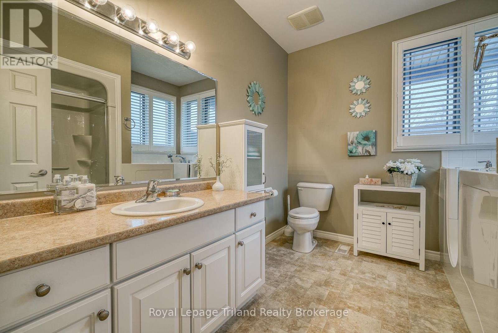 54 - 570 Spitfire Street, Woodstock (Woodstock - North), Ontario  N4T 0C2 - Photo 11 - X12803474