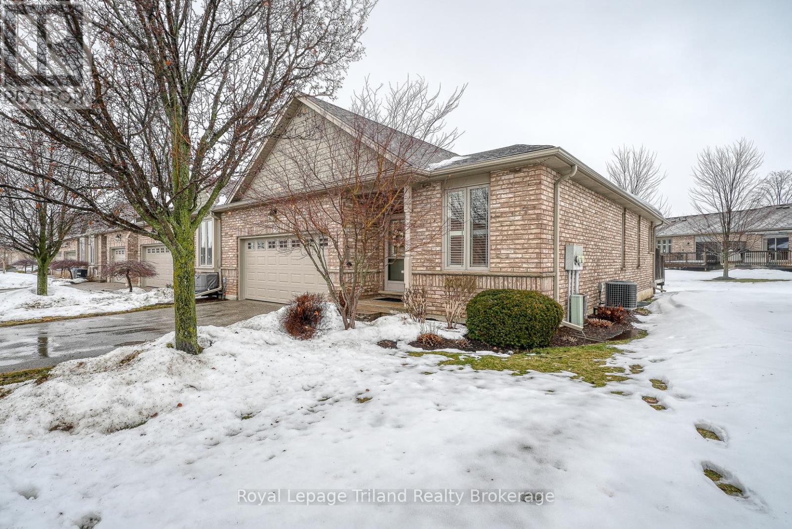 54 - 570 Spitfire Street, Woodstock (Woodstock - North), Ontario  N4T 0C2 - Photo 3 - X12803474