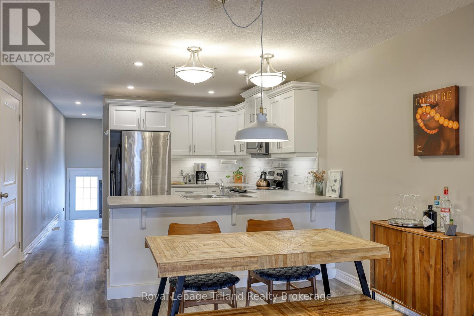 68 North Main Street, Norfolk (Simcoe), Ontario  N3Y 2M3 - Photo 2 - X12805758