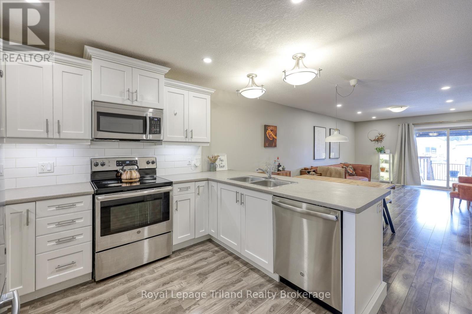 68 North Main Street, Norfolk (Simcoe), Ontario  N3Y 2M3 - Photo 3 - X12805758