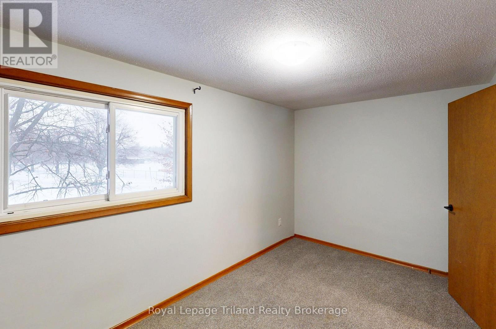 653 Northdale Drive, Woodstock (Woodstock - North), Ontario  N4S 5J8 - Photo 10 - X12809028