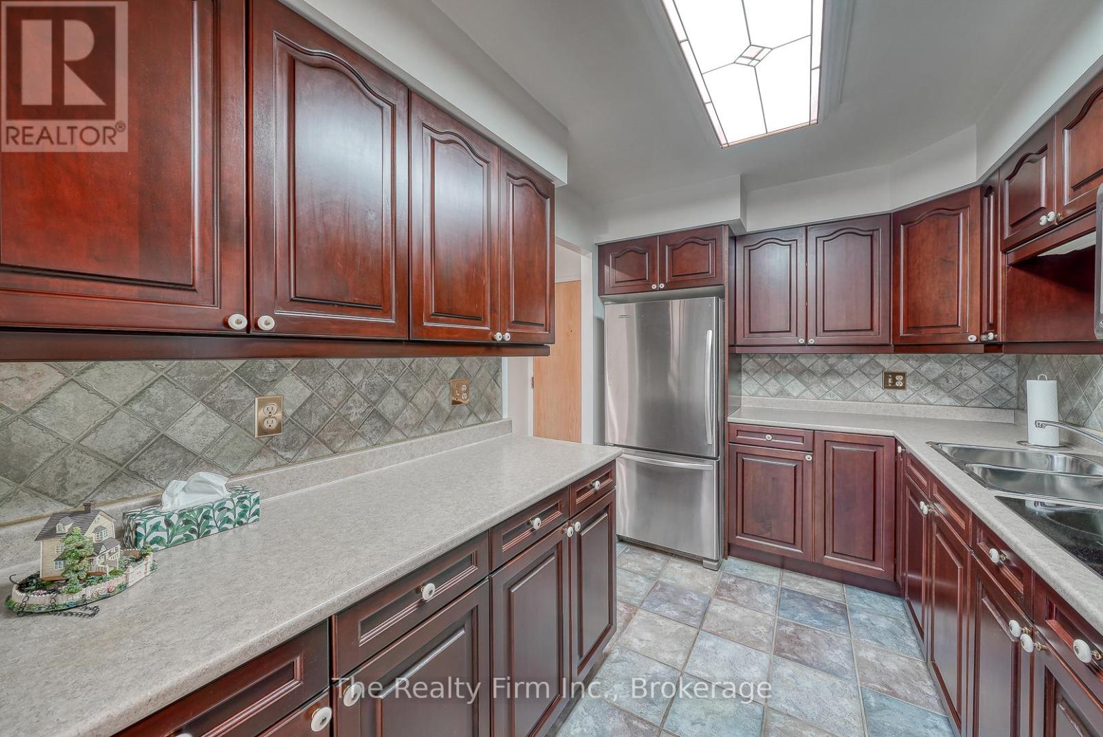 304 - 9 Bonheur Court, Brantford, Ontario  N3P 1Z5 - Photo 11 - X12812456