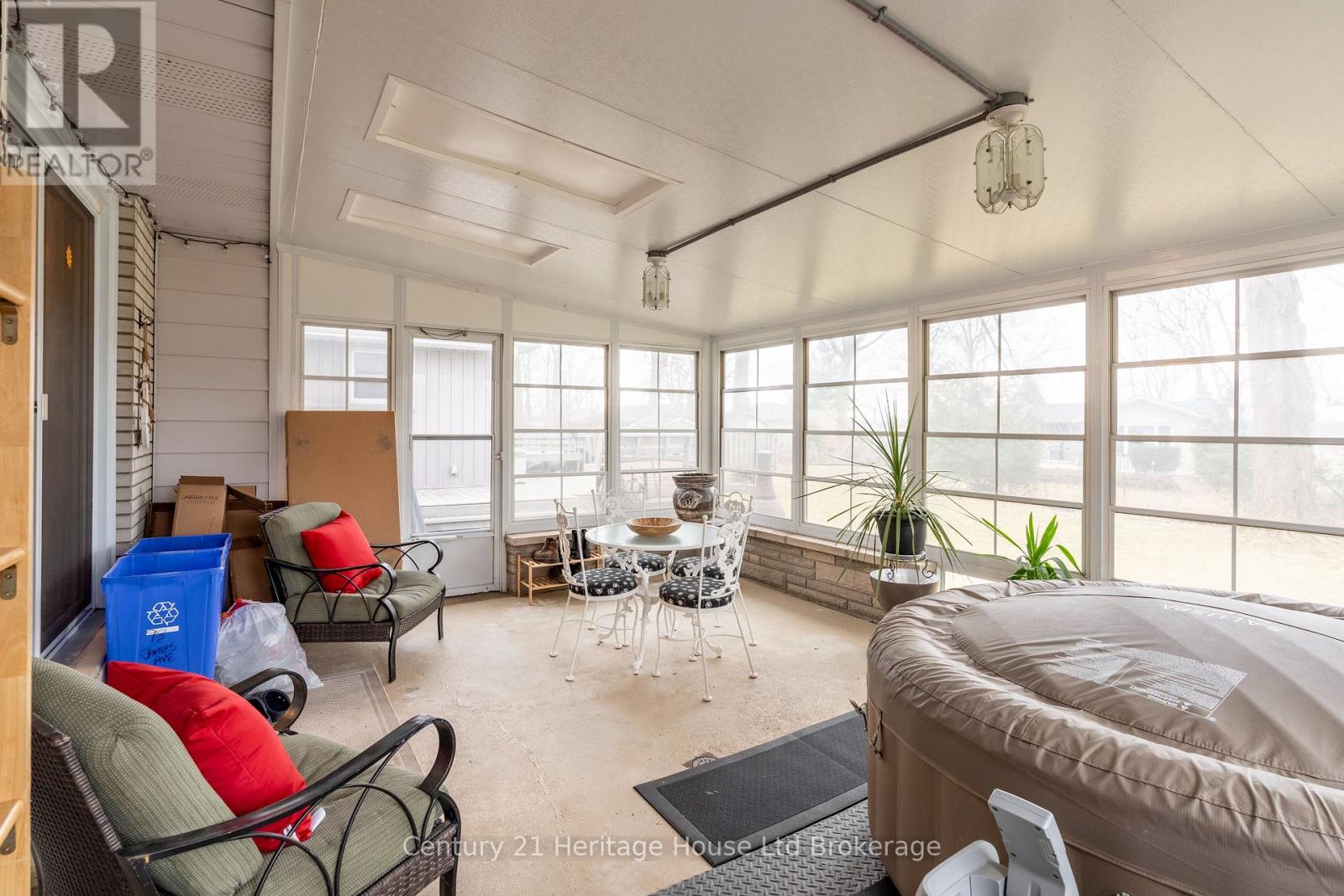 93 James Avenue, Tillsonburg, Ontario  N4G 1A7 - Photo 15 - X12812528