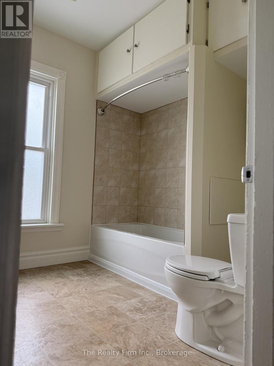 Upper Level - 279 Admiral Street, Woodstock (Woodstock - North), Ontario  N4S 5A3 - Photo 17 - X12813322