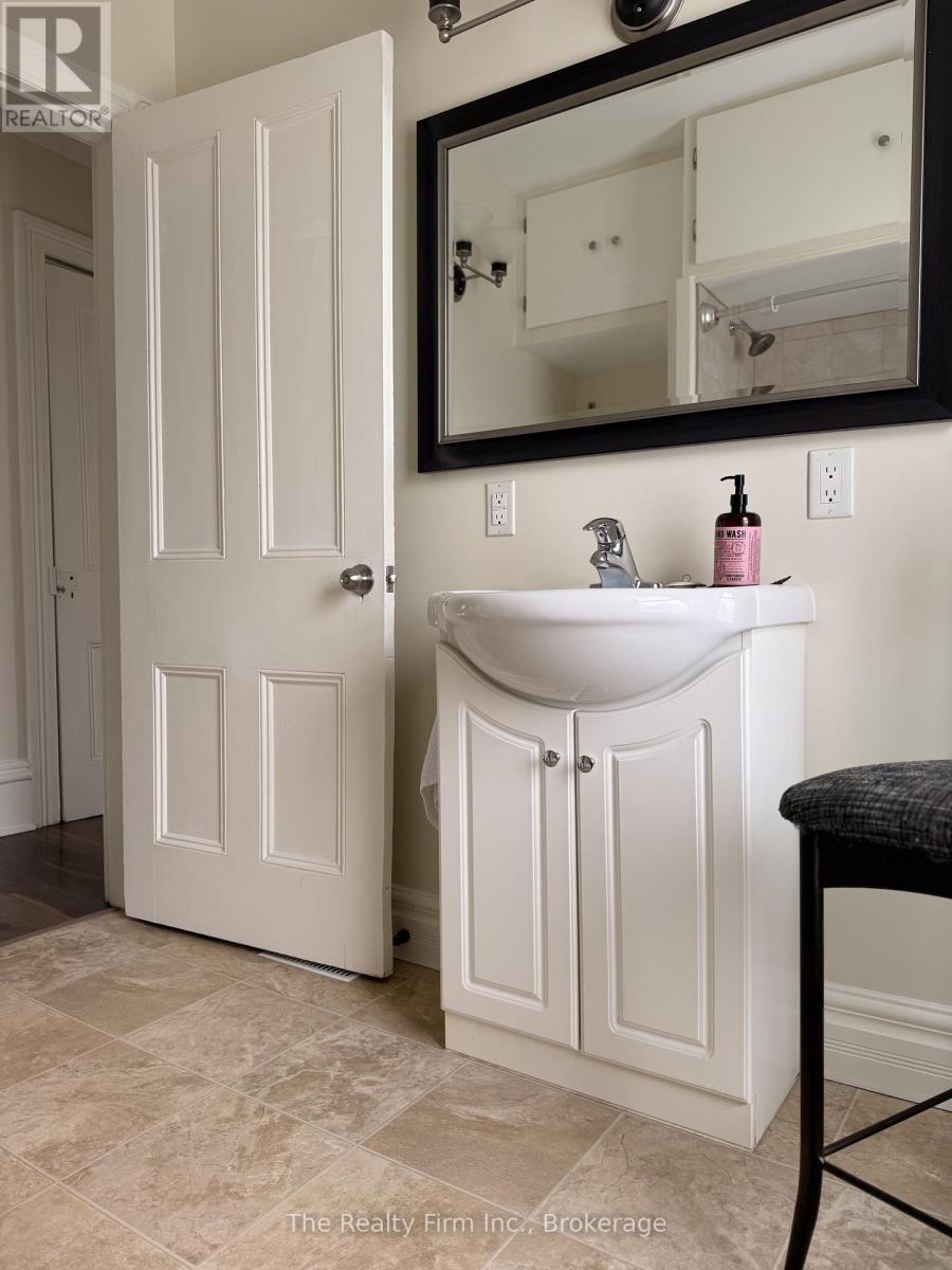 Upper Level - 279 Admiral Street, Woodstock (Woodstock - North), Ontario  N4S 5A3 - Photo 19 - X12813322