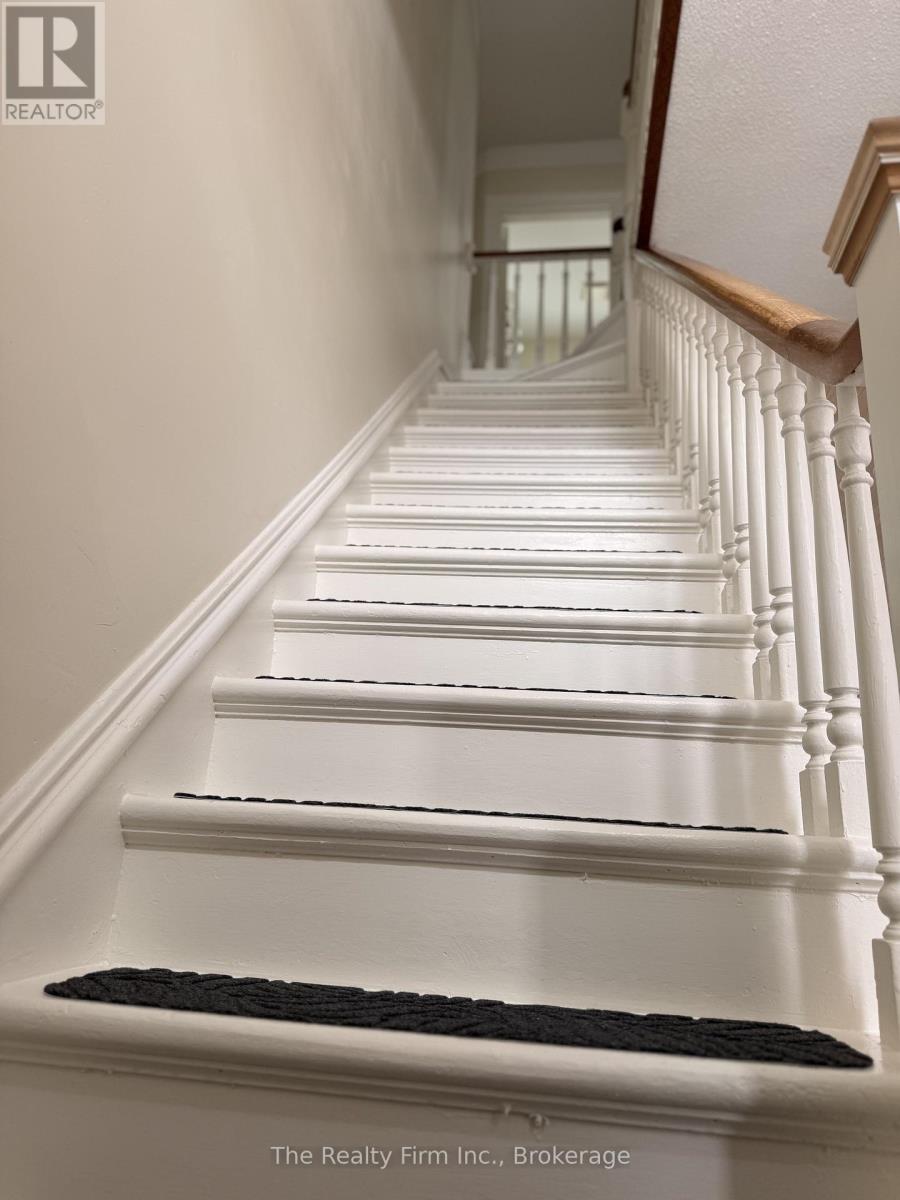 Upper Level - 279 Admiral Street, Woodstock (Woodstock - North), Ontario  N4S 5A3 - Photo 5 - X12813322