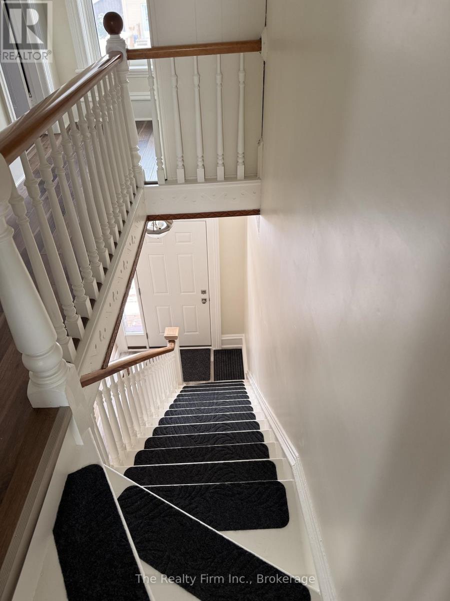 Upper Level - 279 Admiral Street, Woodstock (Woodstock - North), Ontario  N4S 5A3 - Photo 6 - X12813322