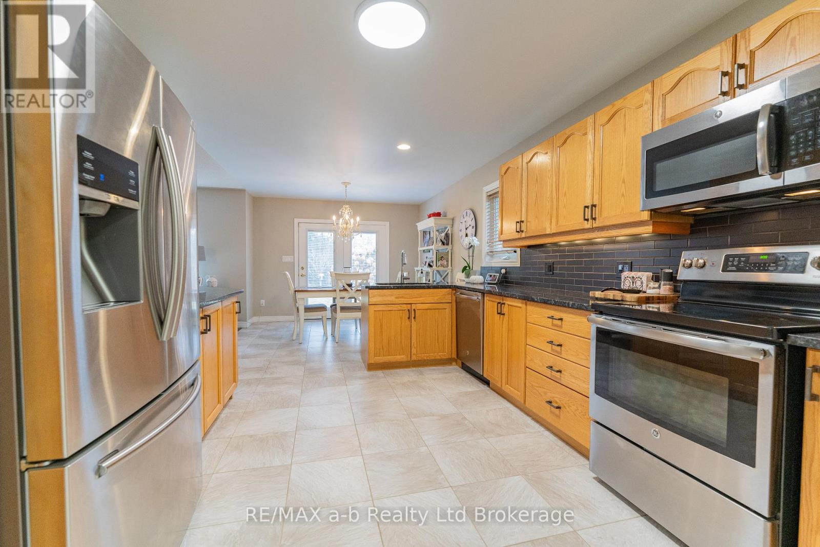 90 Weston Drive, Tillsonburg, Ontario  N4G 5W9 - Photo 14 - X12813354