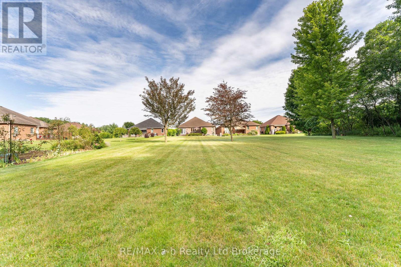 90 Weston Drive, Tillsonburg, Ontario  N4G 5W9 - Photo 46 - X12813354