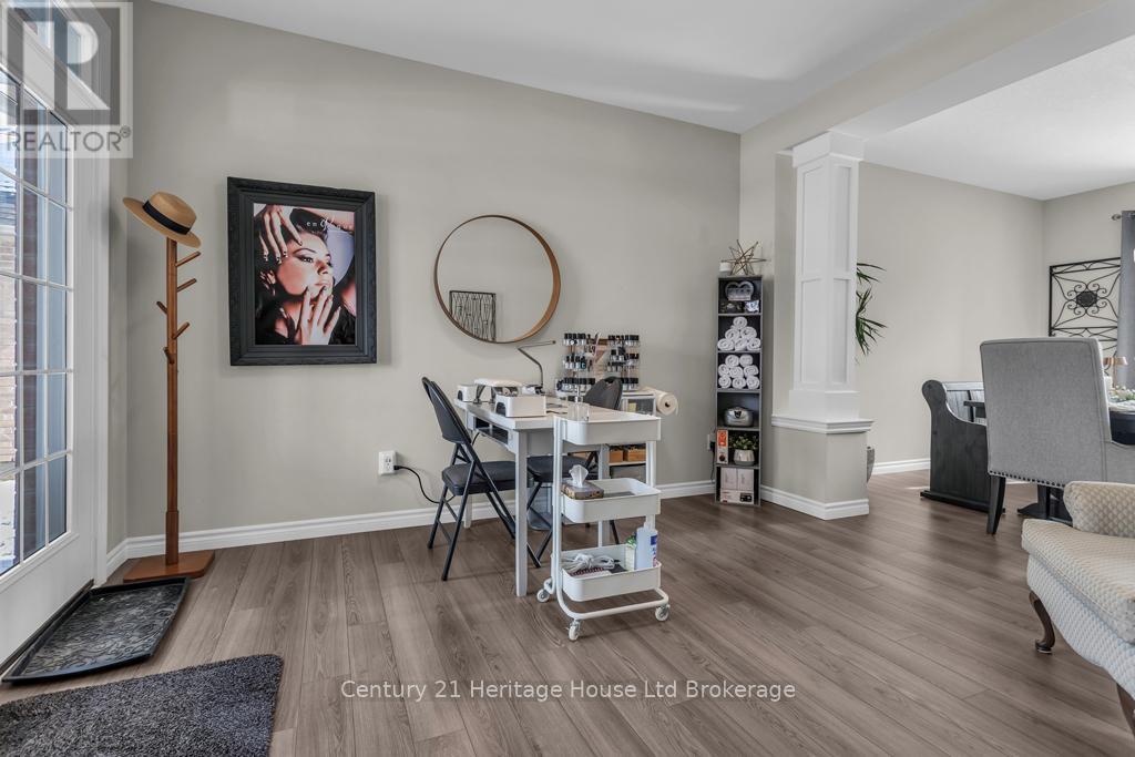 29 Brookside Lane, Tillsonburg, Ontario  N4G 0A1 - Photo 5 - X12813934