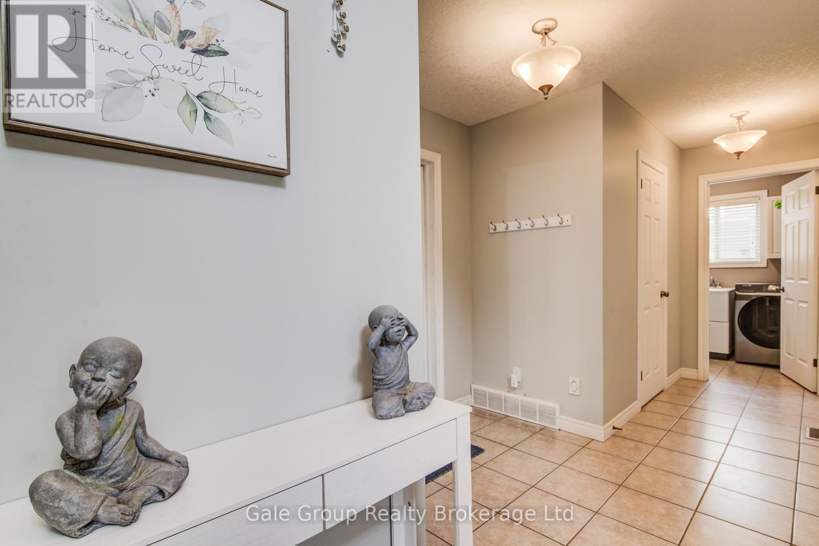 127 Falcon Drive, Woodstock (Woodstock - North), Ontario  N4T 1V5 - Photo 11 - X12814164