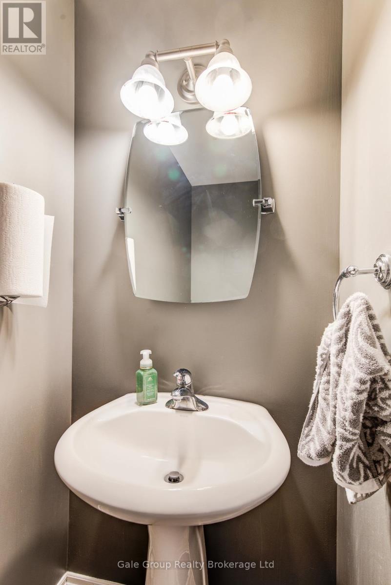 127 Falcon Drive, Woodstock (Woodstock - North), Ontario  N4T 1V5 - Photo 13 - X12814164