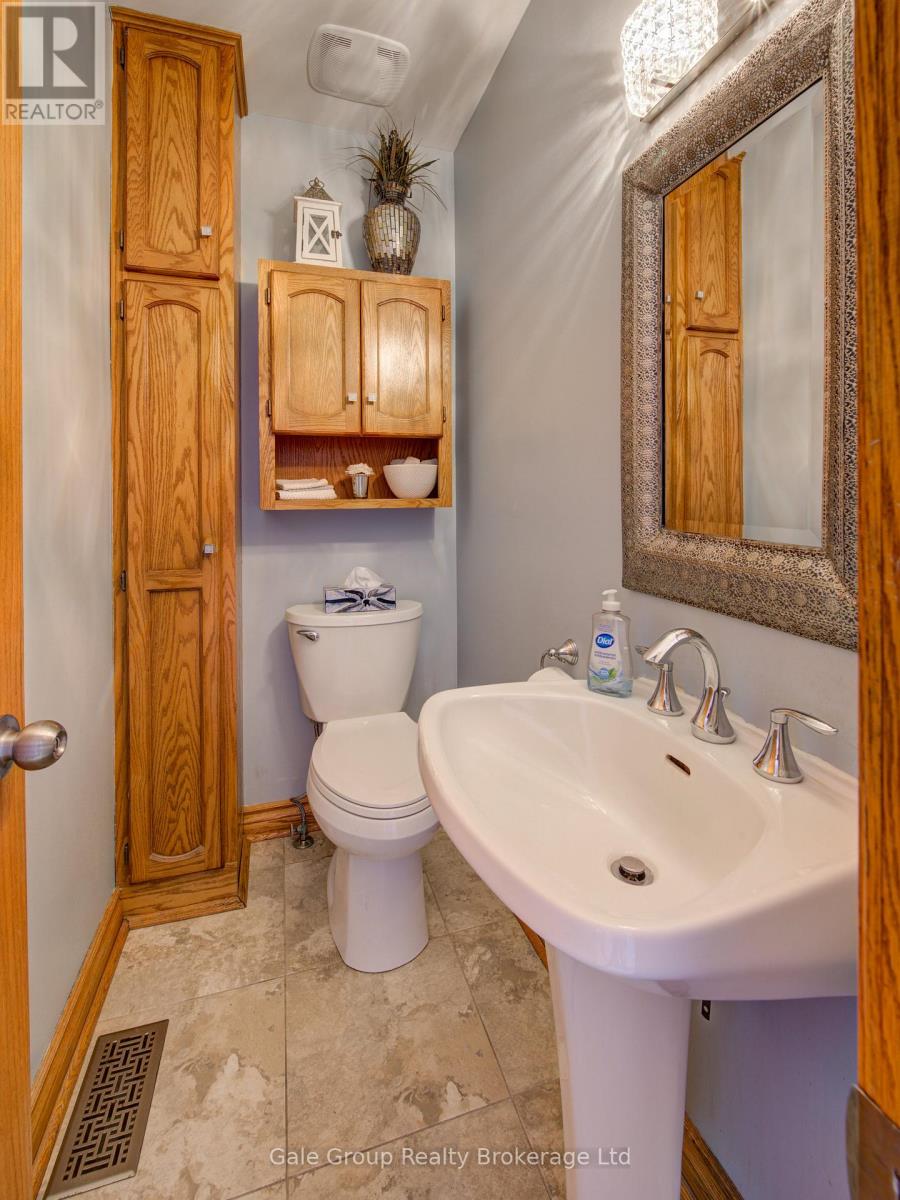 739 Pavey Street, Woodstock (Woodstock - South), Ontario  N4S 2L7 - Photo 9 - X12818786