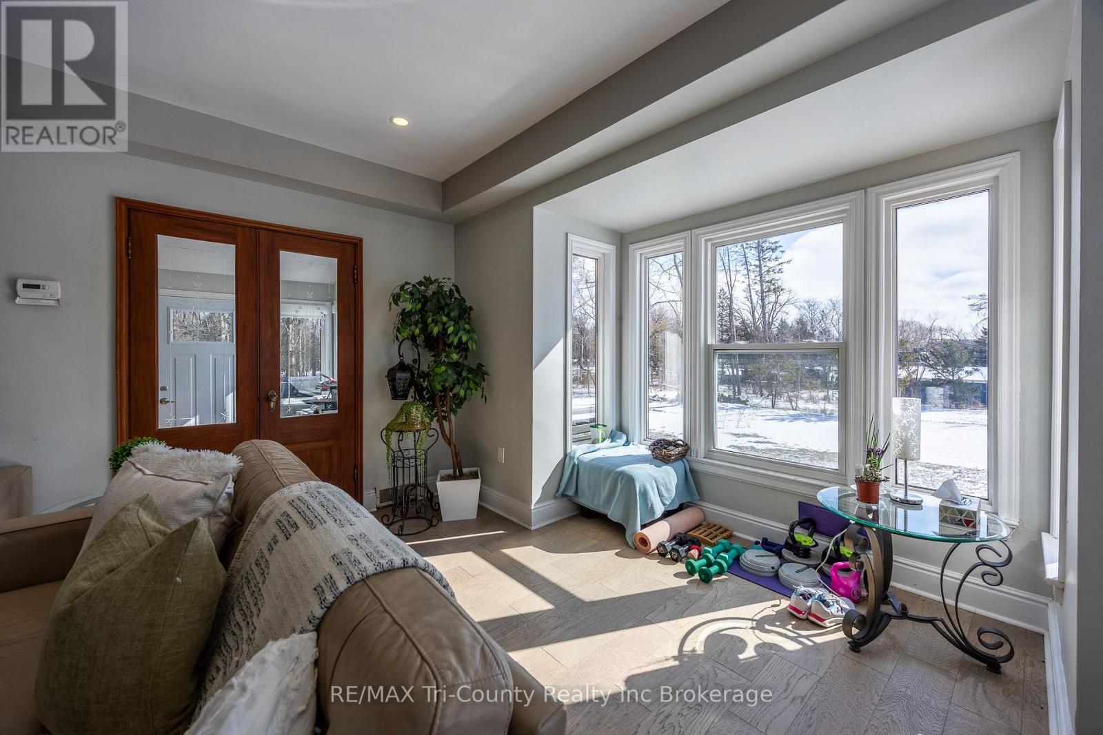 909 James Street, Norfolk (Delhi), Ontario  N4B 2E3 - Photo 10 - X12820060