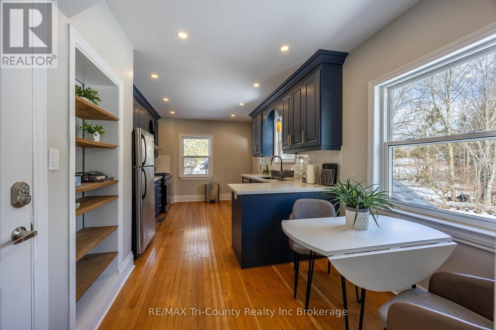 909 James Street, Norfolk (Delhi), Ontario  N4B 2E3 - Photo 16 - X12820060