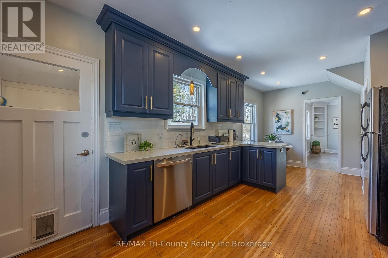 909 James Street, Norfolk (Delhi), Ontario  N4B 2E3 - Photo 17 - X12820060