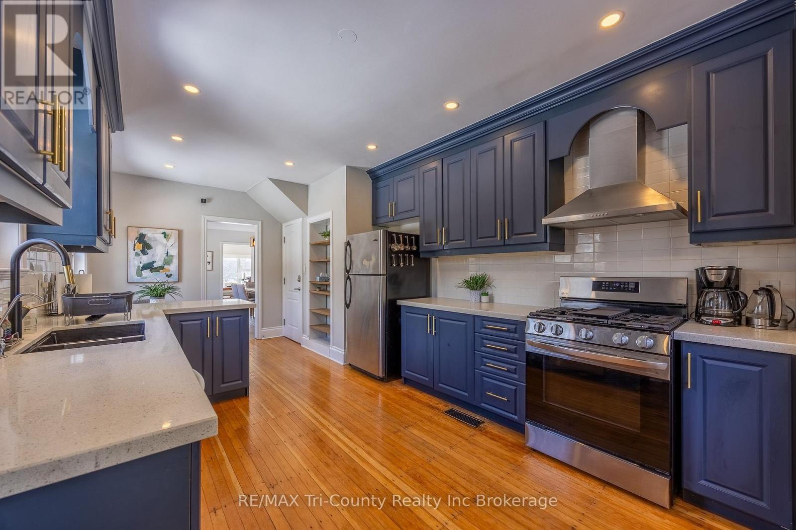 909 James Street, Norfolk (Delhi), Ontario  N4B 2E3 - Photo 18 - X12820060