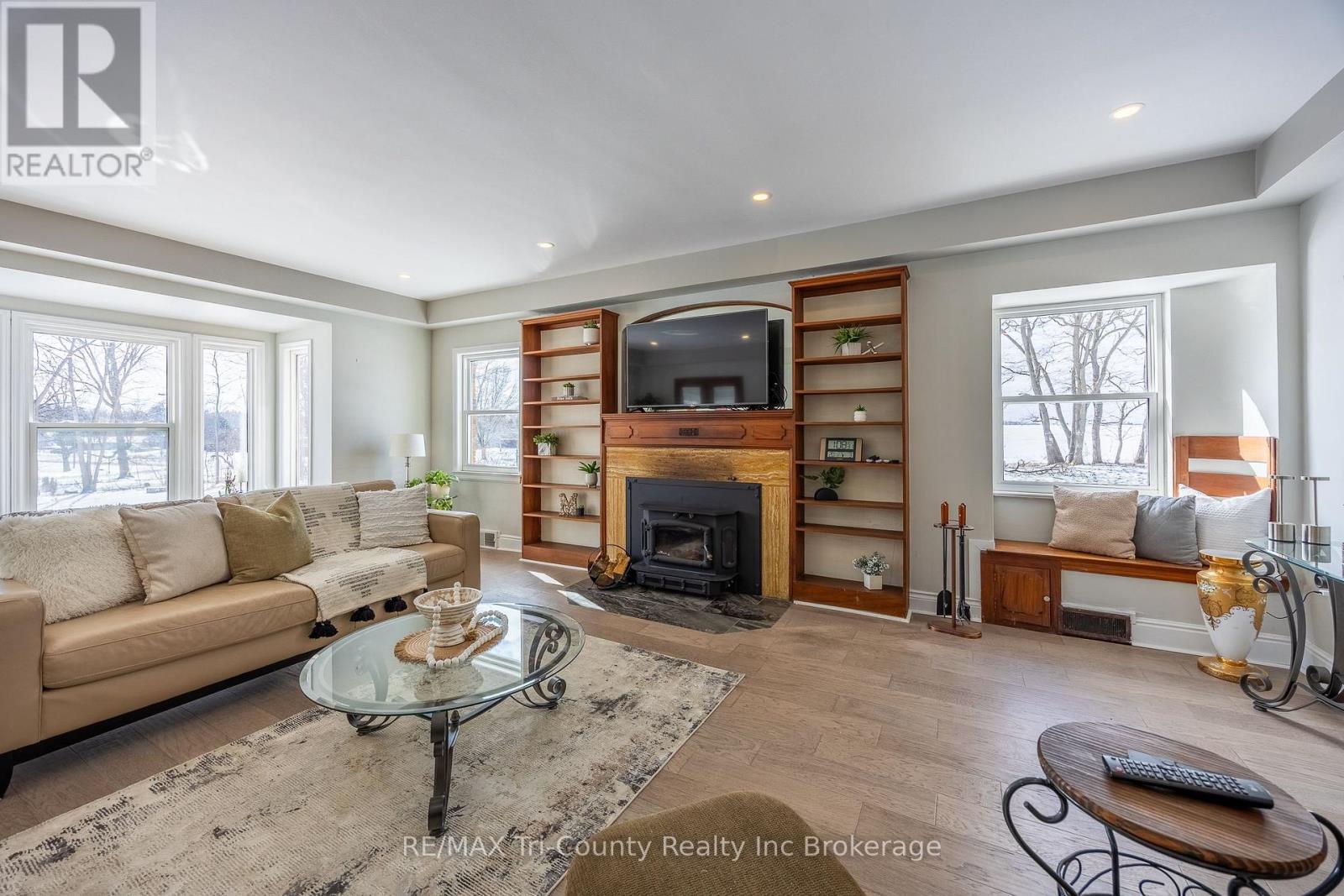 909 James Street, Norfolk (Delhi), Ontario  N4B 2E3 - Photo 9 - X12820060