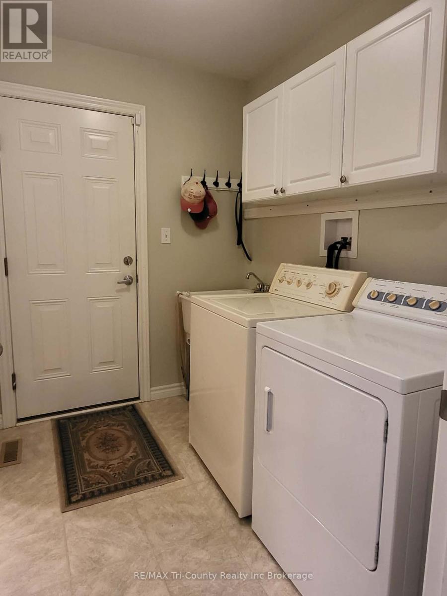 33 Park Place, Tillsonburg, Ontario  N4G 0B8 - Photo 12 - X12821370