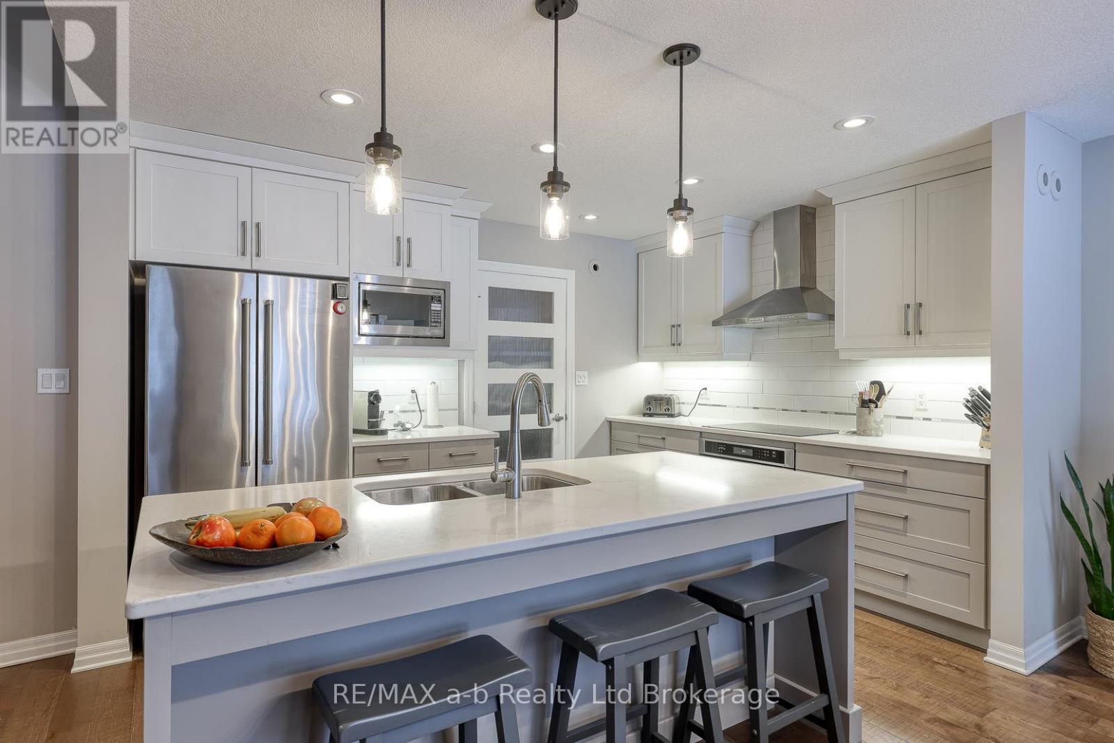 56 Hollingshead Road, Ingersoll (Ingersoll - South), Ontario  N5C 0C6 - Photo 13 - X12822516