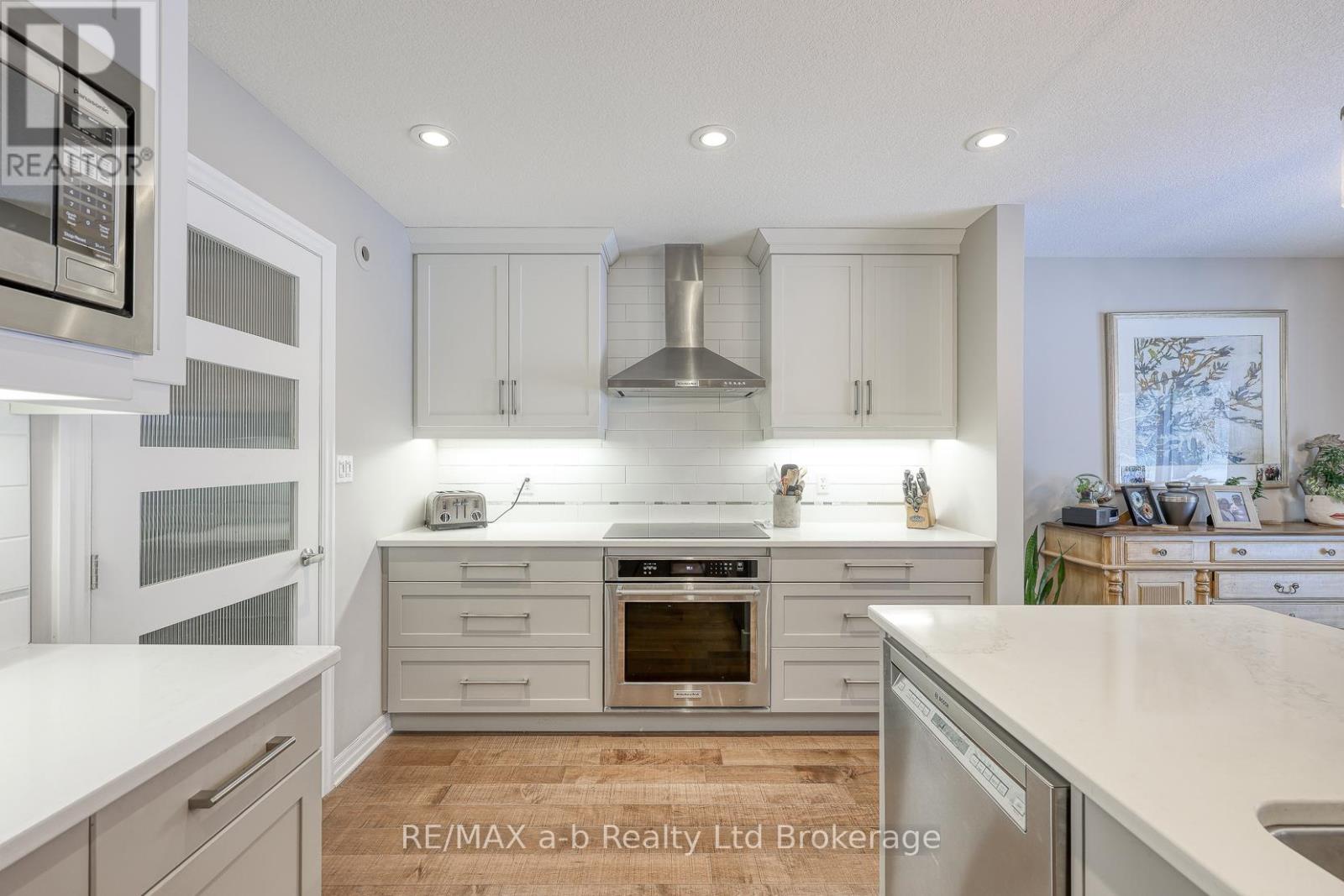 56 Hollingshead Road, Ingersoll (Ingersoll - South), Ontario  N5C 0C6 - Photo 18 - X12822516