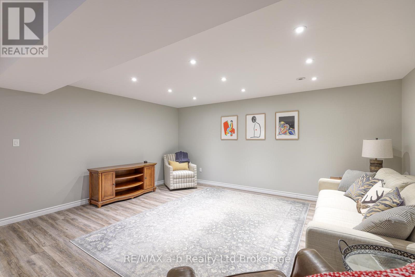 56 Hollingshead Road, Ingersoll (Ingersoll - South), Ontario  N5C 0C6 - Photo 31 - X12822516