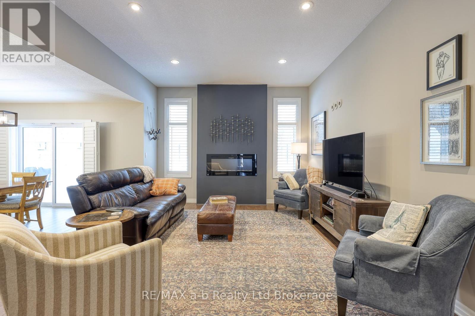 56 Hollingshead Road, Ingersoll (Ingersoll - South), Ontario  N5C 0C6 - Photo 9 - X12822516