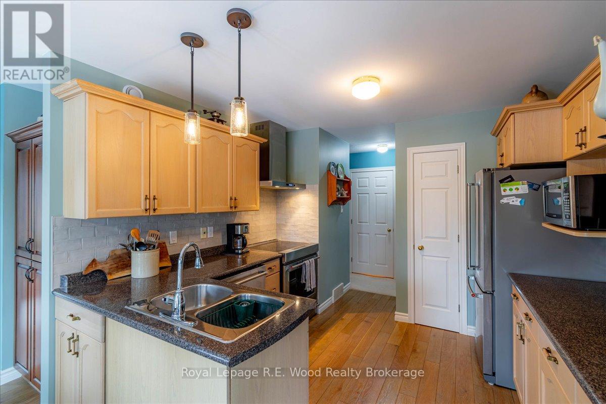 27 Woodside Drive, Tillsonburg, Ontario  N4G 5P9 - Photo 17 - X12822968