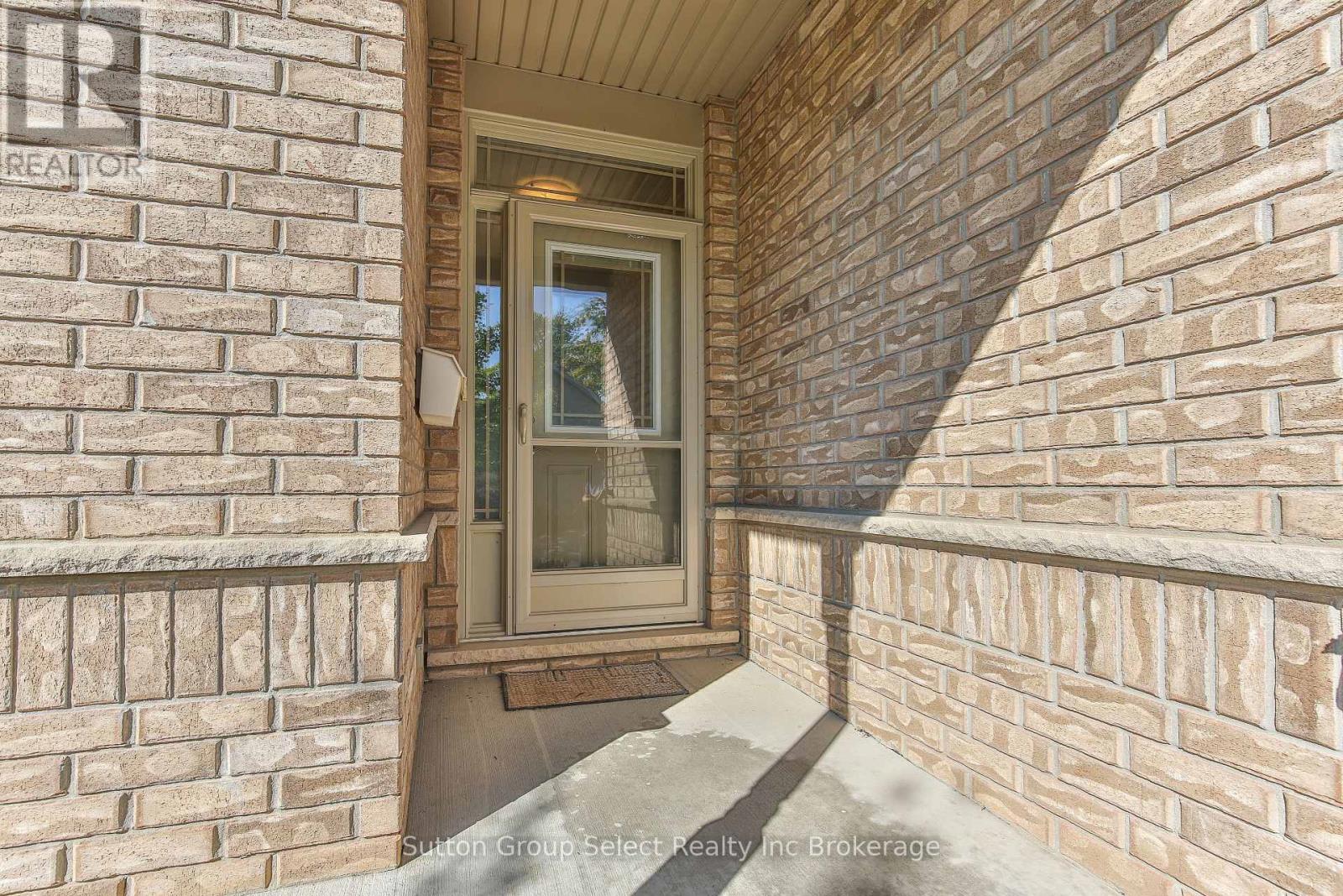 38 - 540 Spitfire Street, Woodstock (Woodstock - North), Ontario  N4T 0C2 - Photo 3 - X12825178