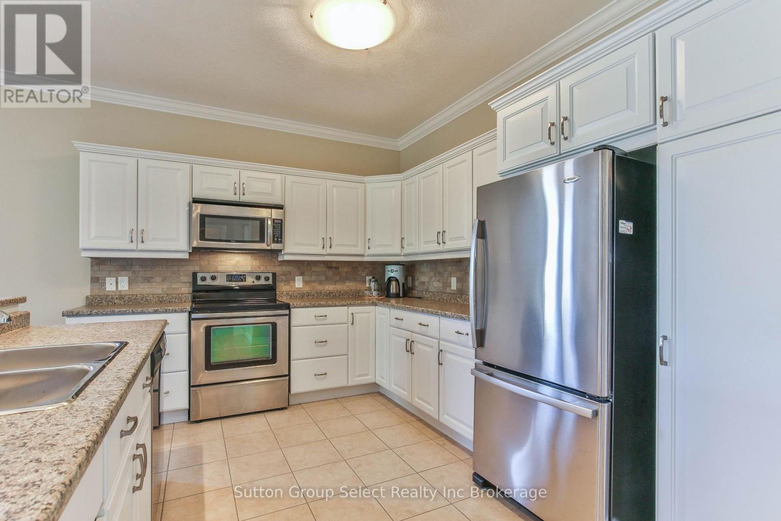 38 - 540 Spitfire Street, Woodstock (Woodstock - North), Ontario  N4T 0C2 - Photo 7 - X12825178