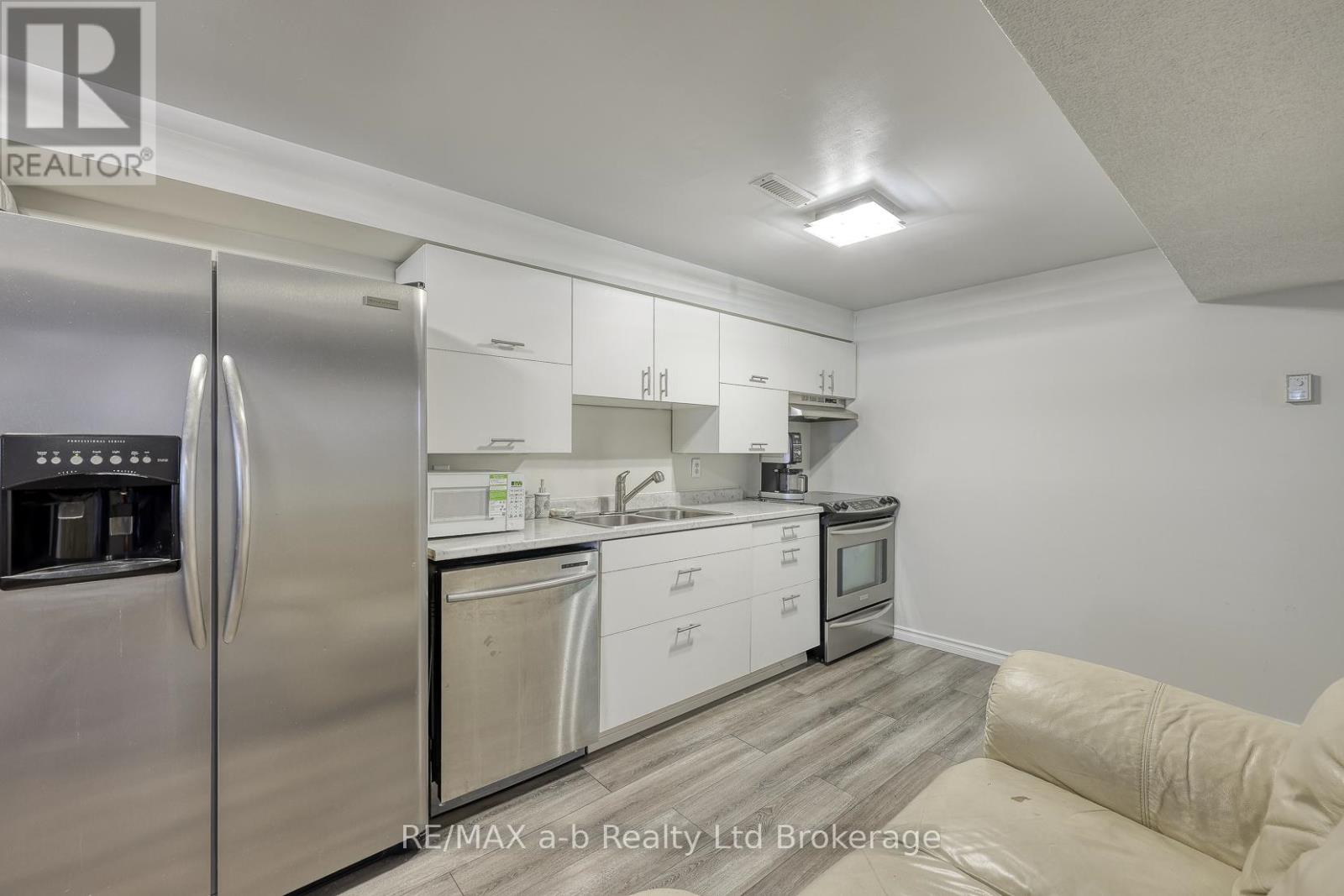 94 D'aubigny Road, Brantford, Ontario  N3T 6J4 - Photo 10 - X12825728