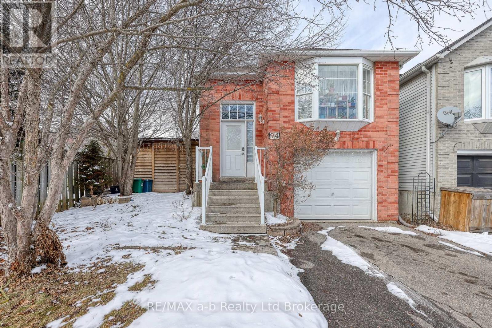 94 D'aubigny Road, Brantford, Ontario  N3T 6J4 - Photo 2 - X12825728