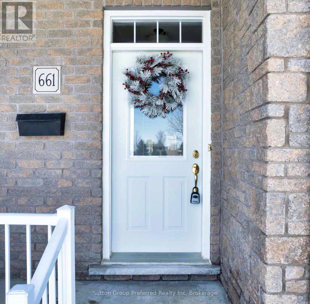 661 Southwood Way, Woodstock (Woodstock - South), Ontario  N4S 9A6 - Photo 3 - X12826116