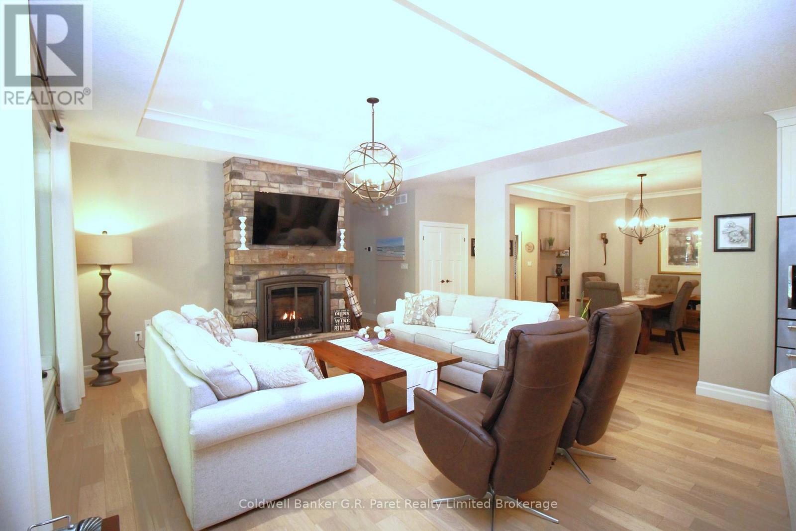 10151 Pinery Bluffs Road, Lambton Shores (Grand Bend), Ontario  N0M 1T0 - Photo 10 - X12826354