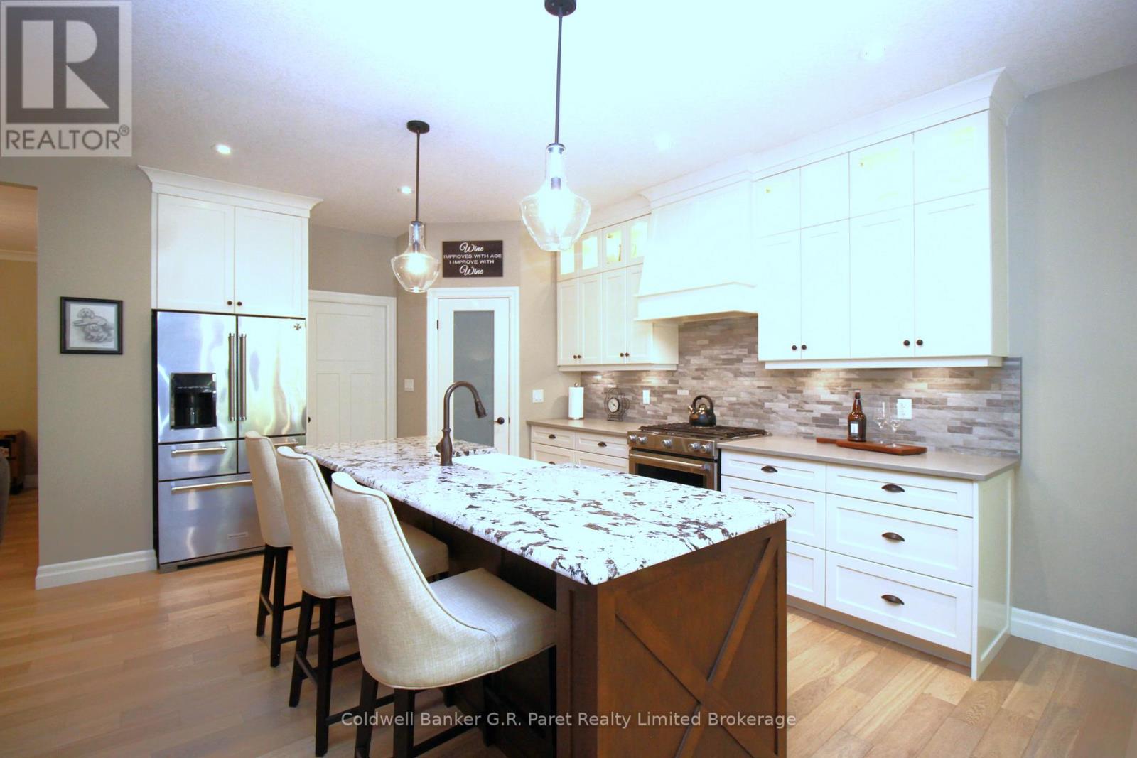 10151 Pinery Bluffs Road, Lambton Shores (Grand Bend), Ontario  N0M 1T0 - Photo 13 - X12826354