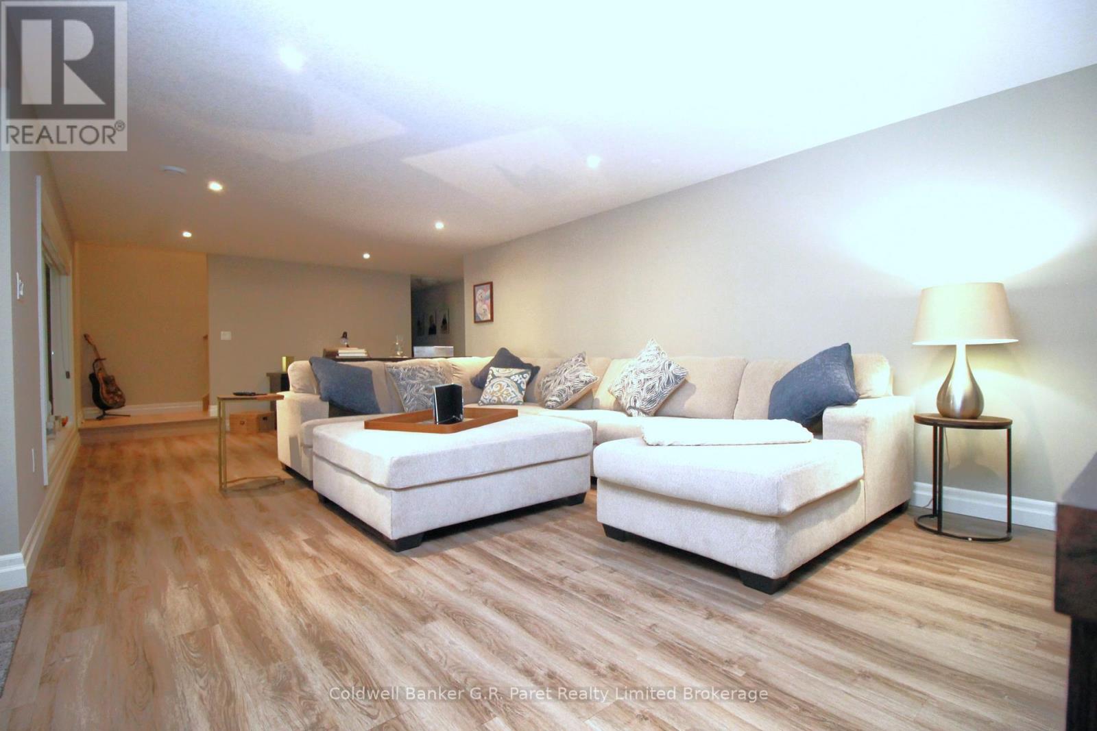 10151 Pinery Bluffs Road, Lambton Shores (Grand Bend), Ontario  N0M 1T0 - Photo 28 - X12826354