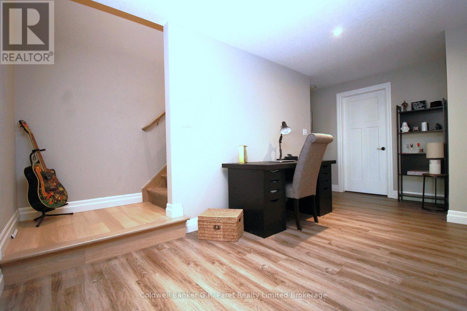 10151 Pinery Bluffs Road, Lambton Shores (Grand Bend), Ontario  N0M 1T0 - Photo 30 - X12826354