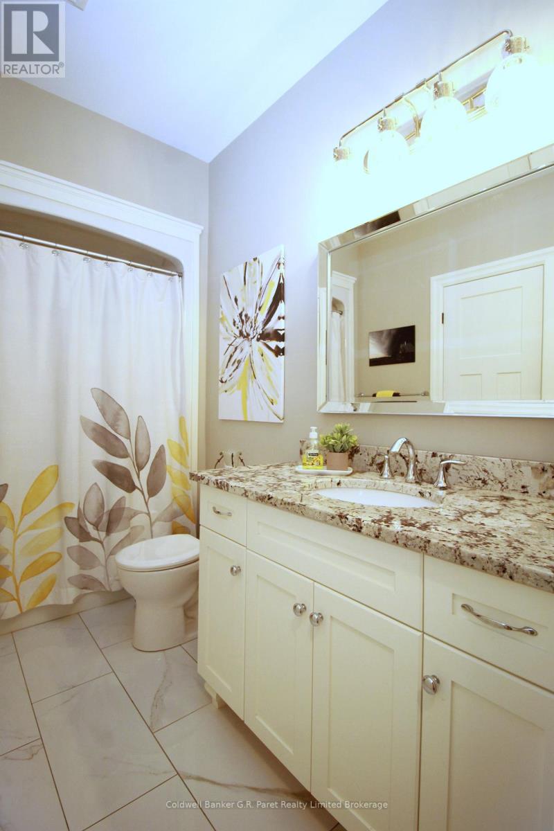 10151 Pinery Bluffs Road, Lambton Shores (Grand Bend), Ontario  N0M 1T0 - Photo 31 - X12826354