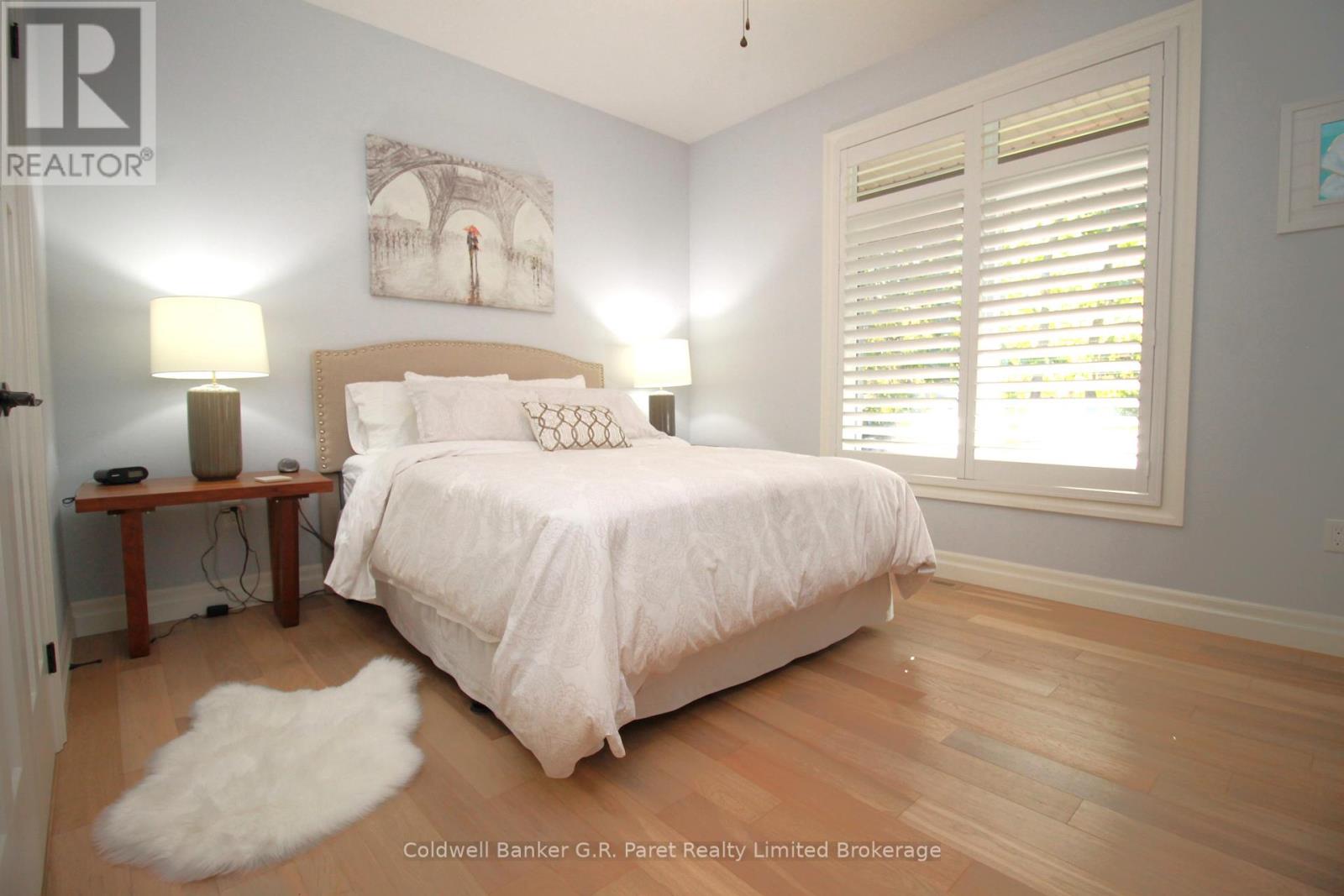 10151 Pinery Bluffs Road, Lambton Shores (Grand Bend), Ontario  N0M 1T0 - Photo 32 - X12826354