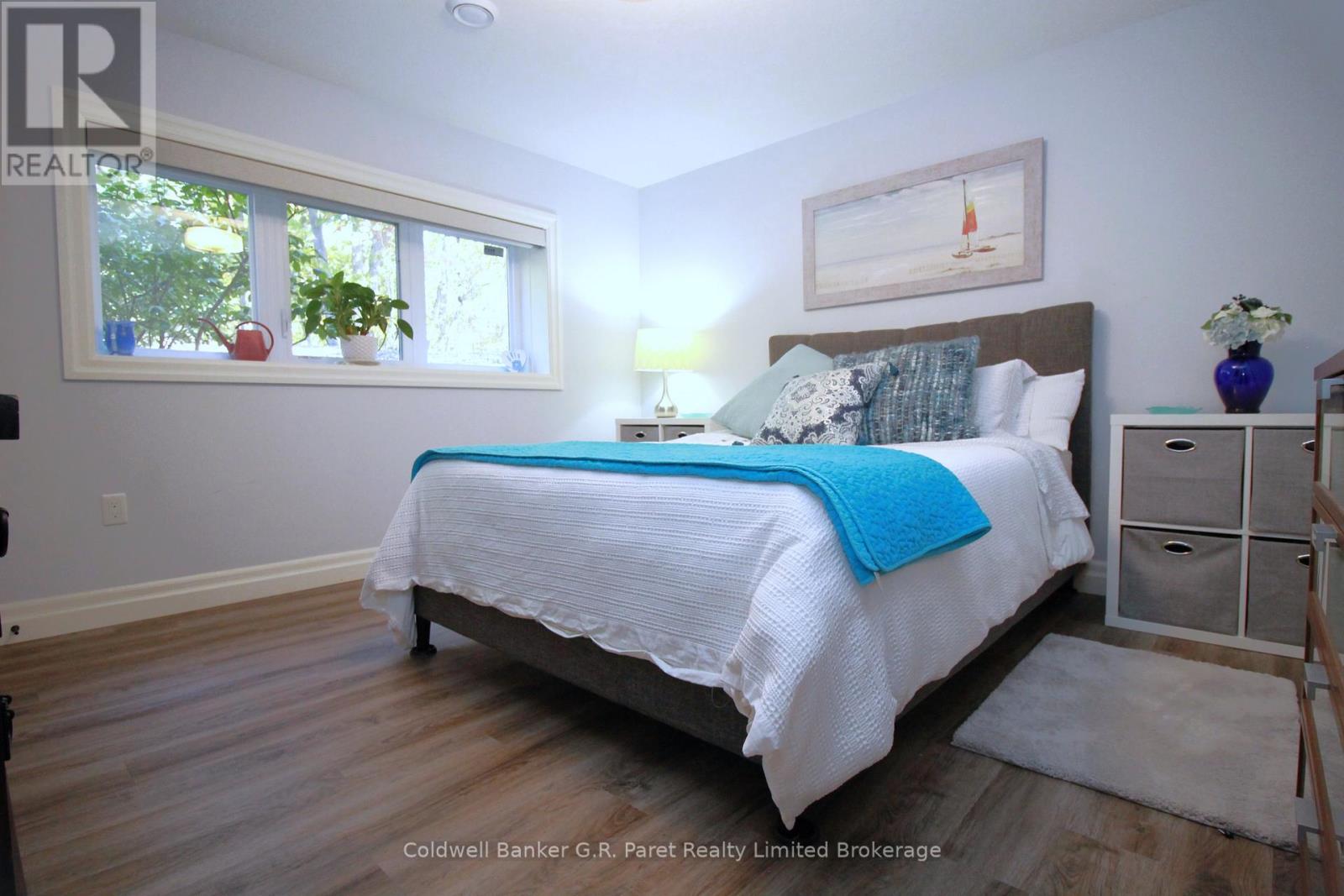 10151 Pinery Bluffs Road, Lambton Shores (Grand Bend), Ontario  N0M 1T0 - Photo 33 - X12826354