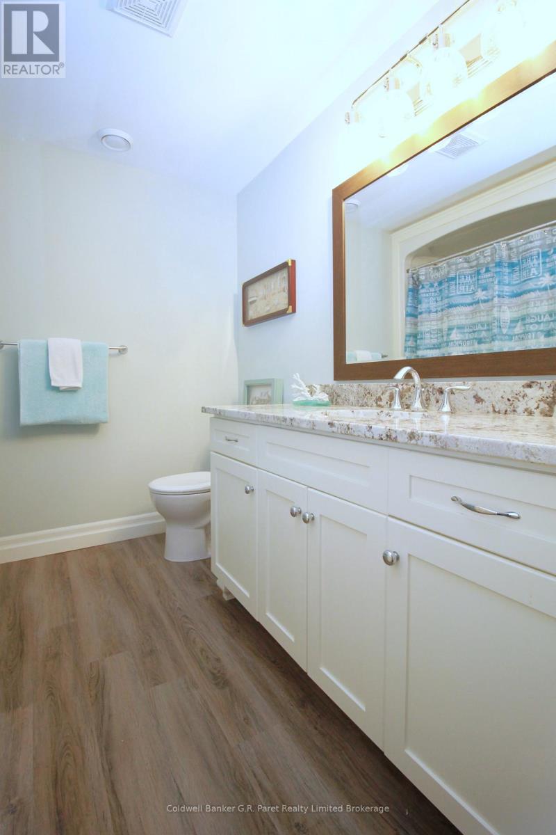 10151 Pinery Bluffs Road, Lambton Shores (Grand Bend), Ontario  N0M 1T0 - Photo 34 - X12826354