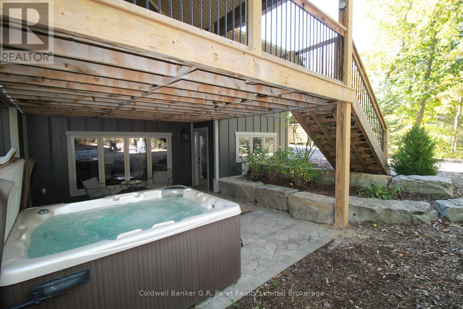 10151 Pinery Bluffs Road, Lambton Shores (Grand Bend), Ontario  N0M 1T0 - Photo 38 - X12826354