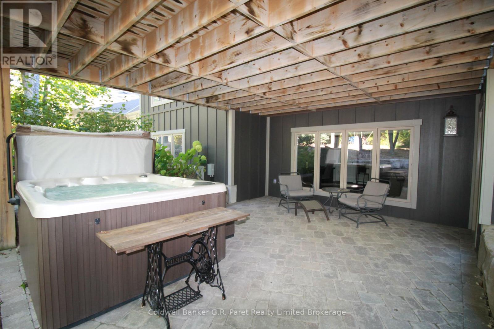 10151 Pinery Bluffs Road, Lambton Shores (Grand Bend), Ontario  N0M 1T0 - Photo 39 - X12826354