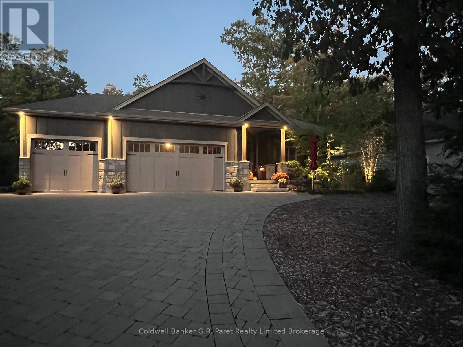 10151 Pinery Bluffs Road, Lambton Shores (Grand Bend), Ontario  N0M 1T0 - Photo 4 - X12826354